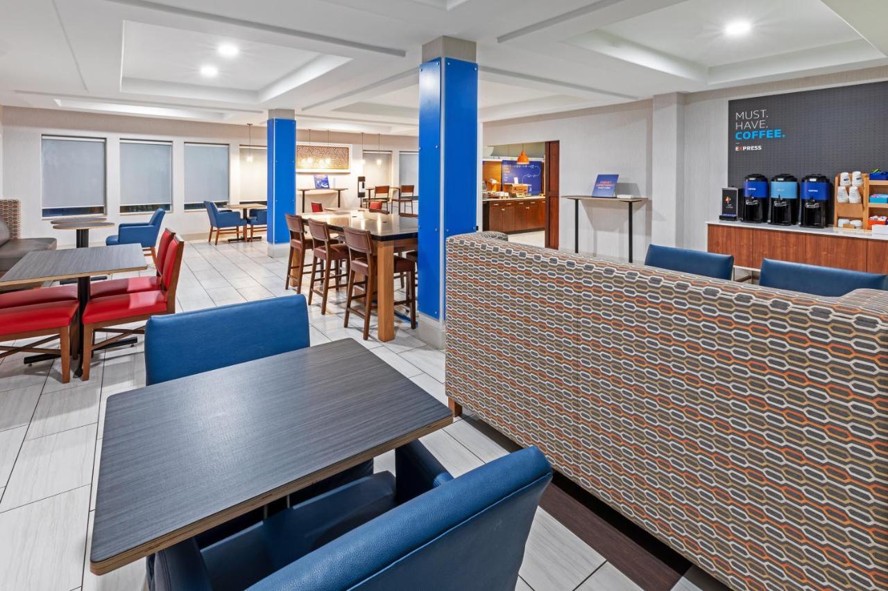 Holiday Inn Express & Suites Lafayette South By Ihg Екстериор снимка