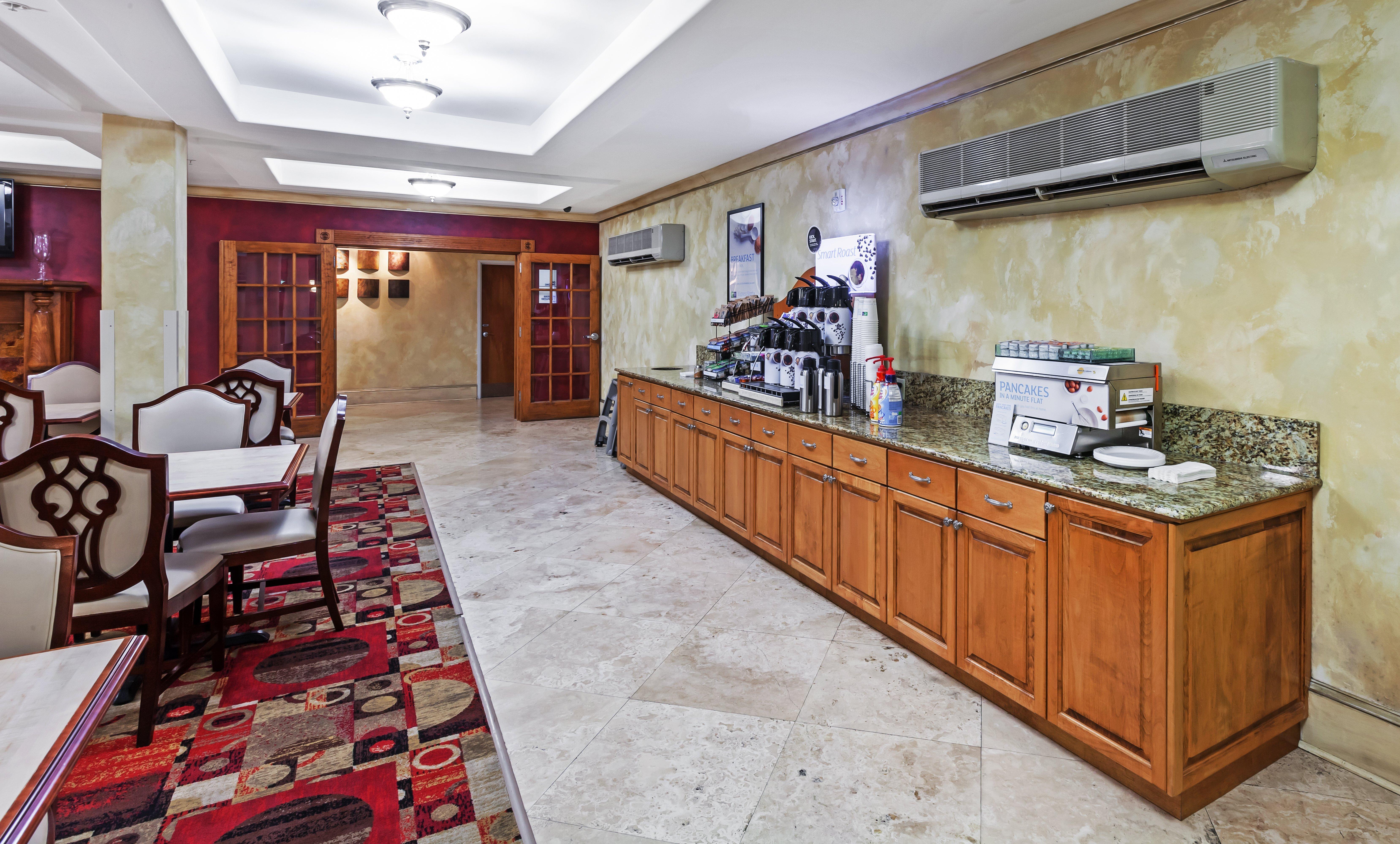 Holiday Inn Express & Suites Lafayette South By Ihg Екстериор снимка
