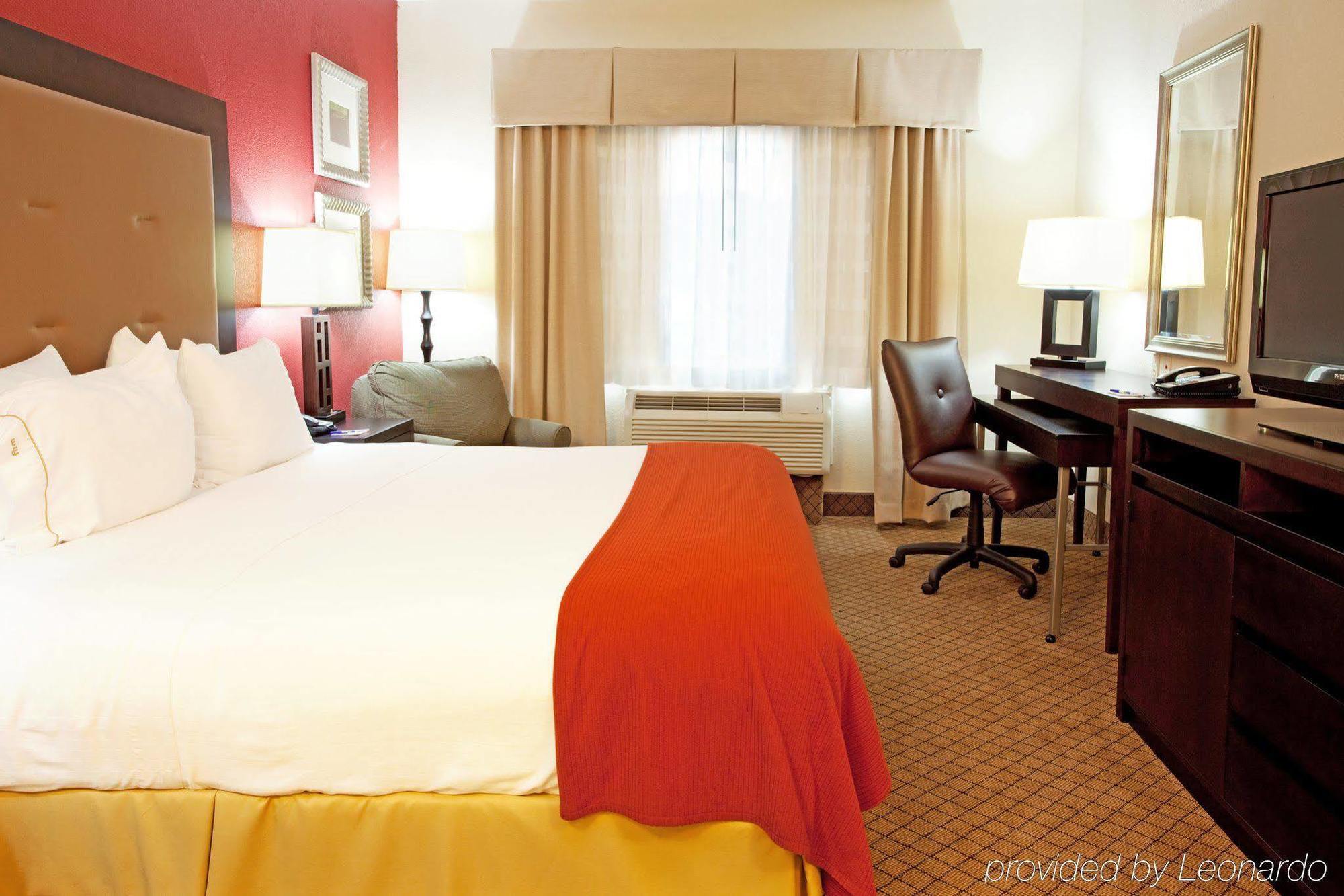 Holiday Inn Express & Suites Lafayette South By Ihg Стая снимка